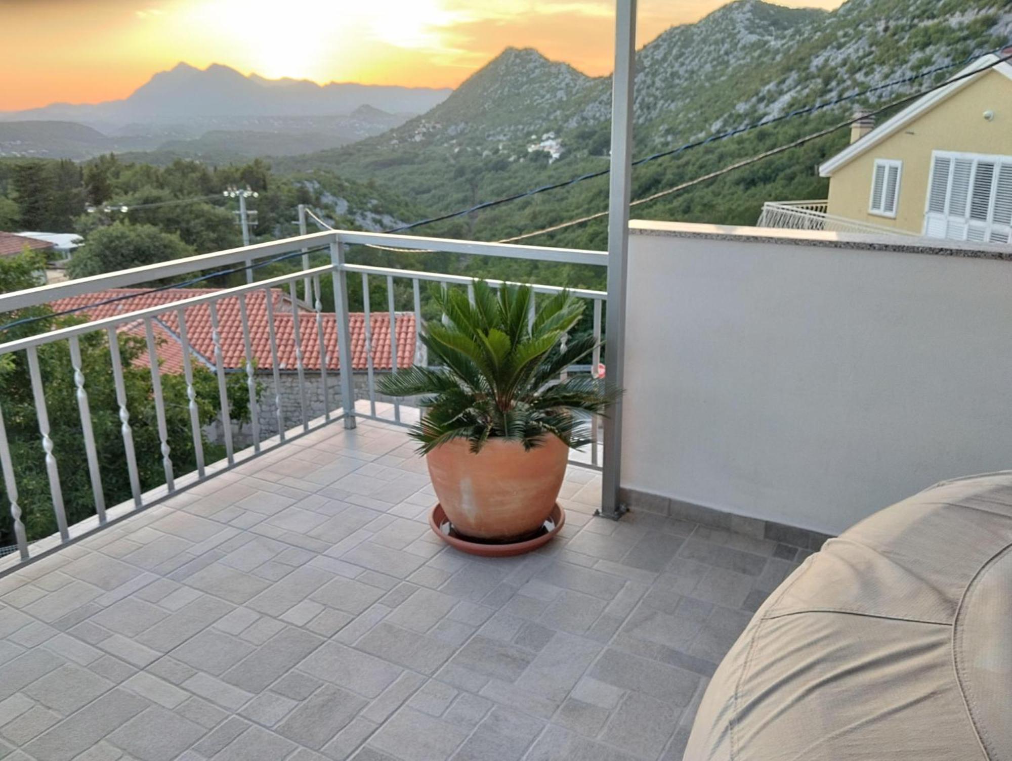 Holiday Home Horizonte With Jacuzzi Gornja Brela Exterior foto